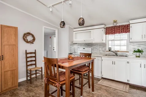 14 Cherokee Way Rochester NH 03867