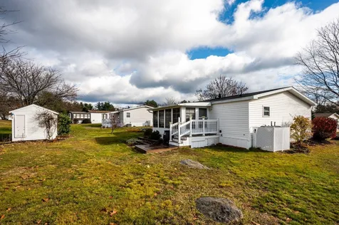 14 Cherokee Way Rochester NH 03867
