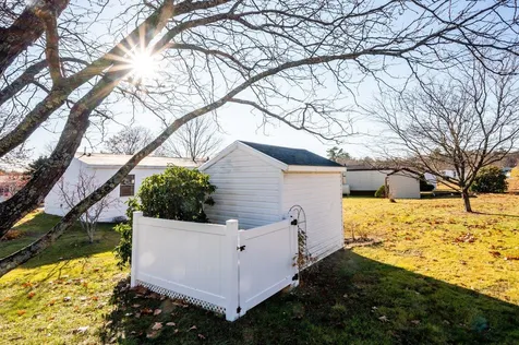 14 Cherokee Way Rochester NH 03867