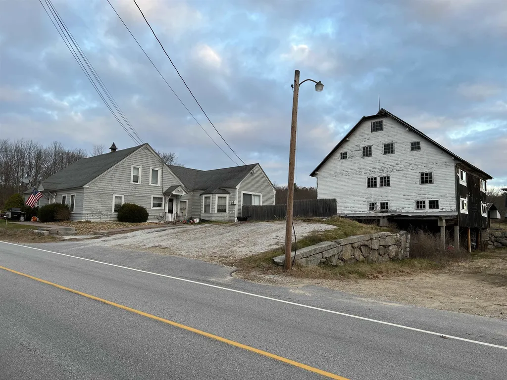 432 Dearborn Road Auburn NH 03032