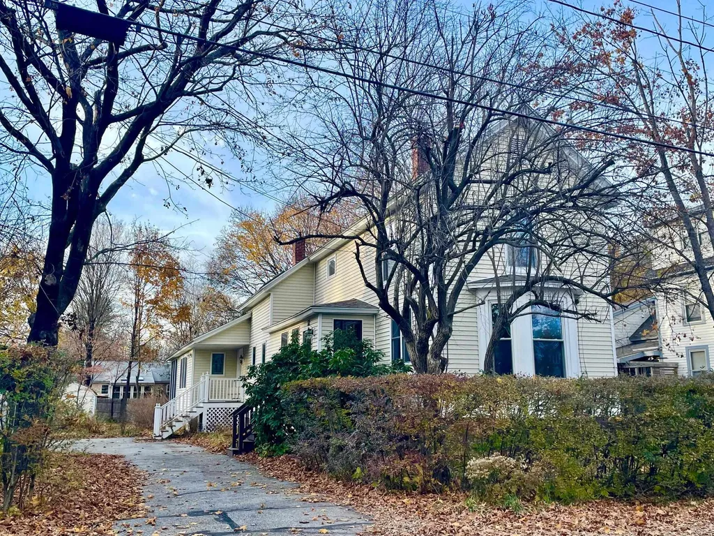 12 Locust Avenue Exeter NH 03833