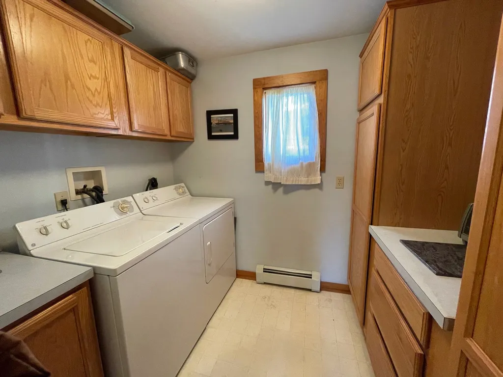 12 Locust Avenue Exeter NH 03833