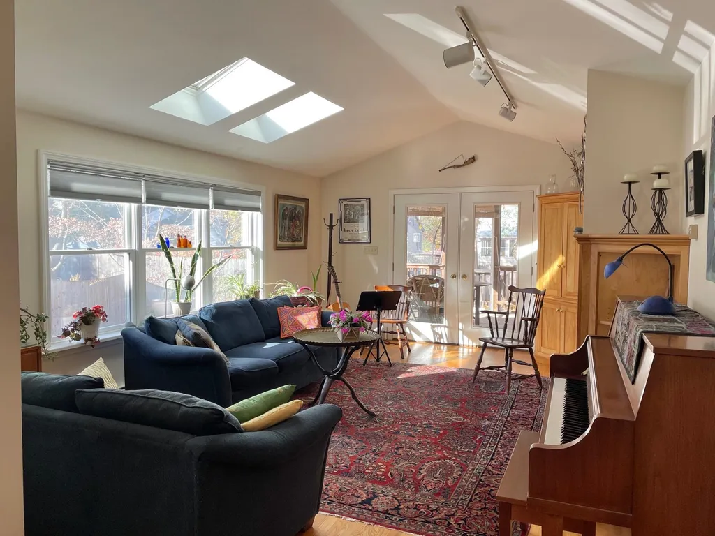 12 Locust Avenue Exeter NH 03833