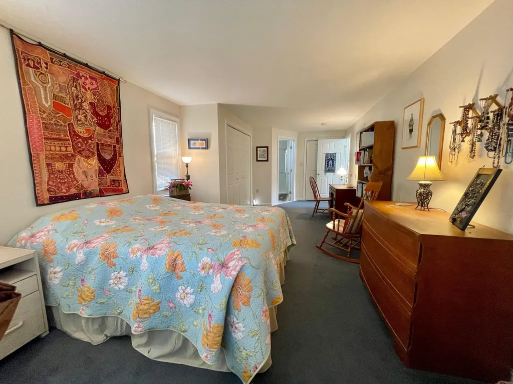 12 Locust Avenue Exeter NH 03833