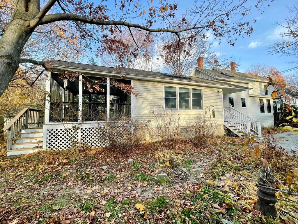 12 Locust Avenue Exeter NH 03833