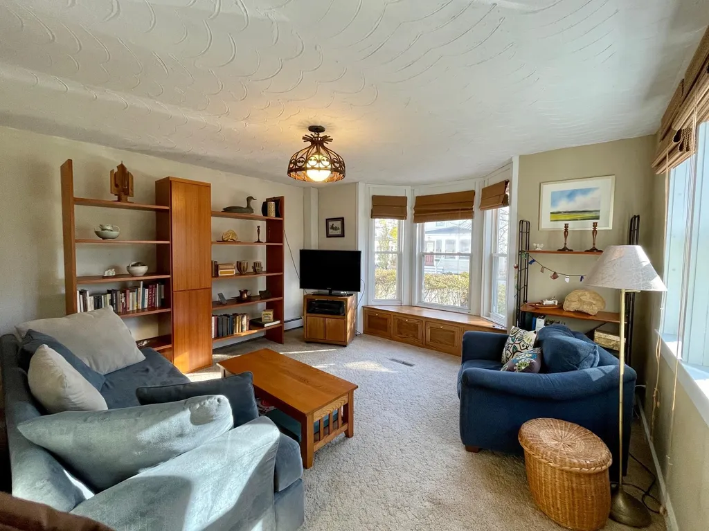 12 Locust Avenue Exeter NH 03833