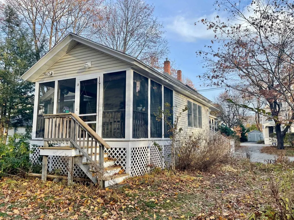 12 Locust Avenue Exeter NH 03833