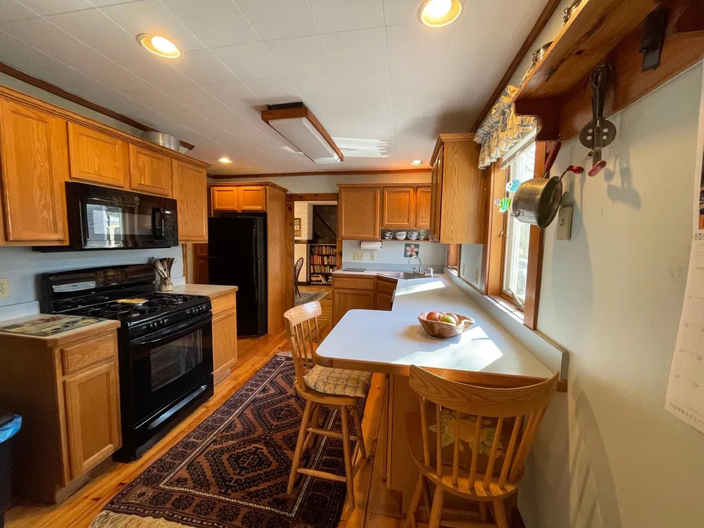 12 Locust Avenue Exeter NH 03833