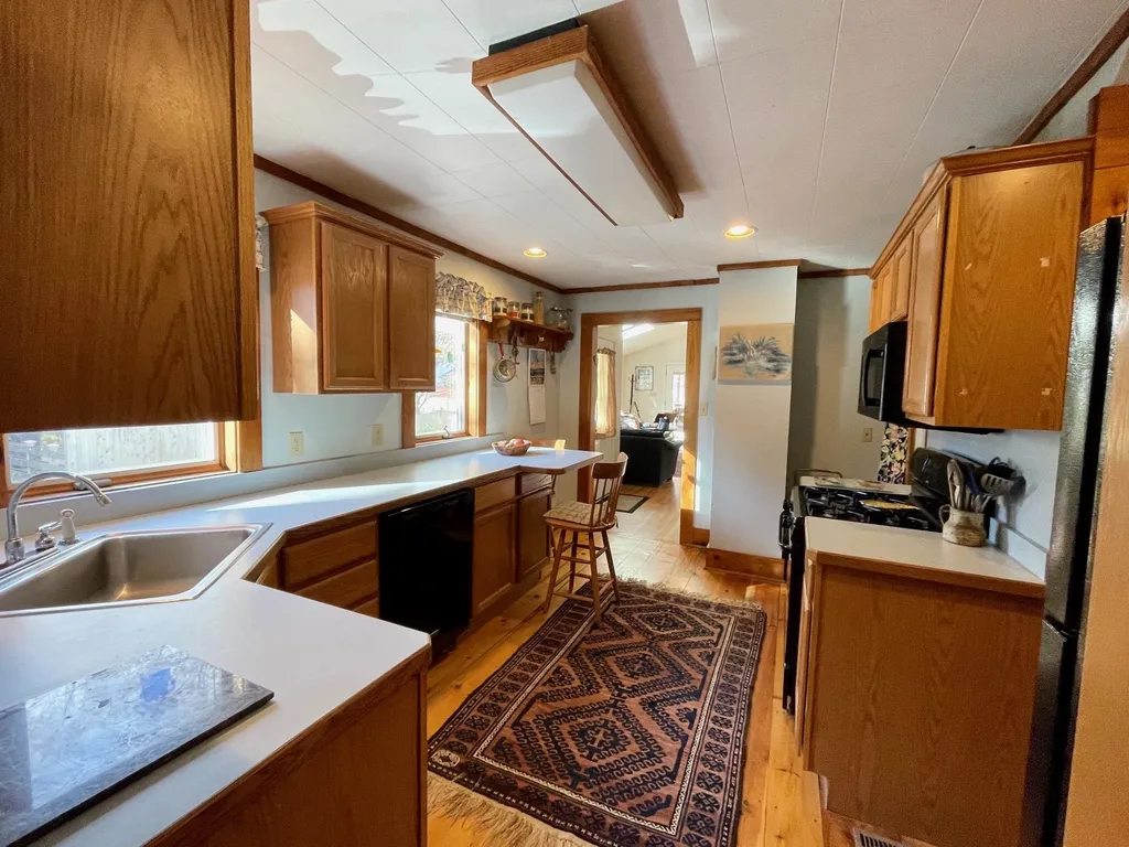 12 Locust Avenue Exeter NH 03833