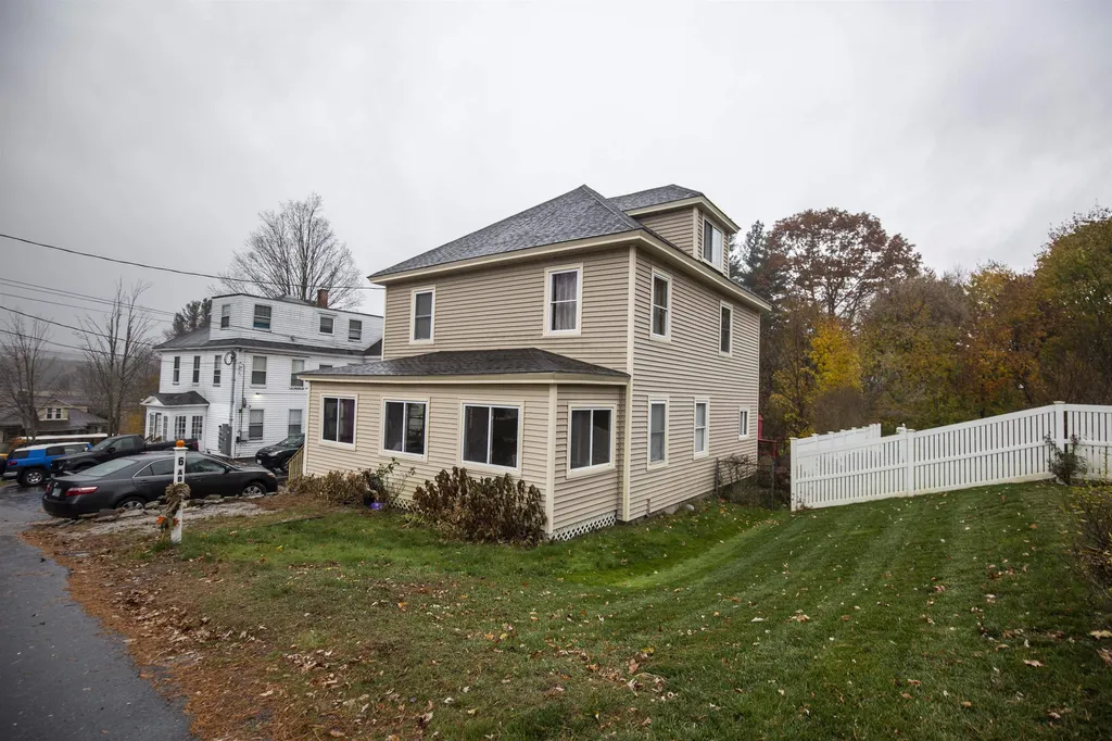 6 Abbott Street Derry NH 03038