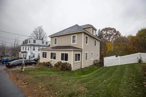 6 Abbott Street Derry NH 03038