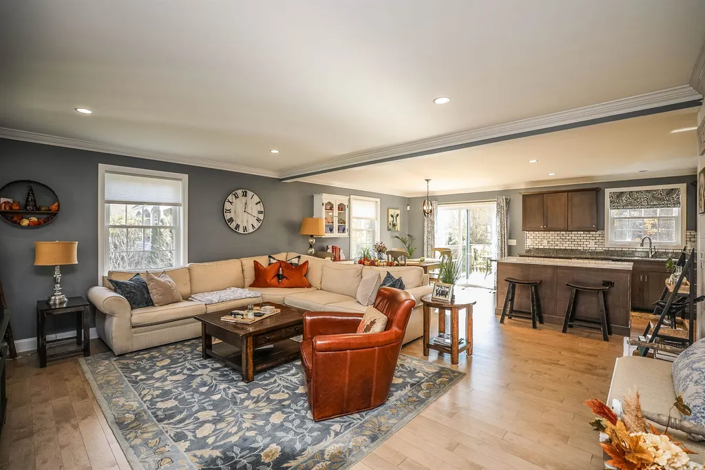 109 Litchfield Road Londonderry NH 03053