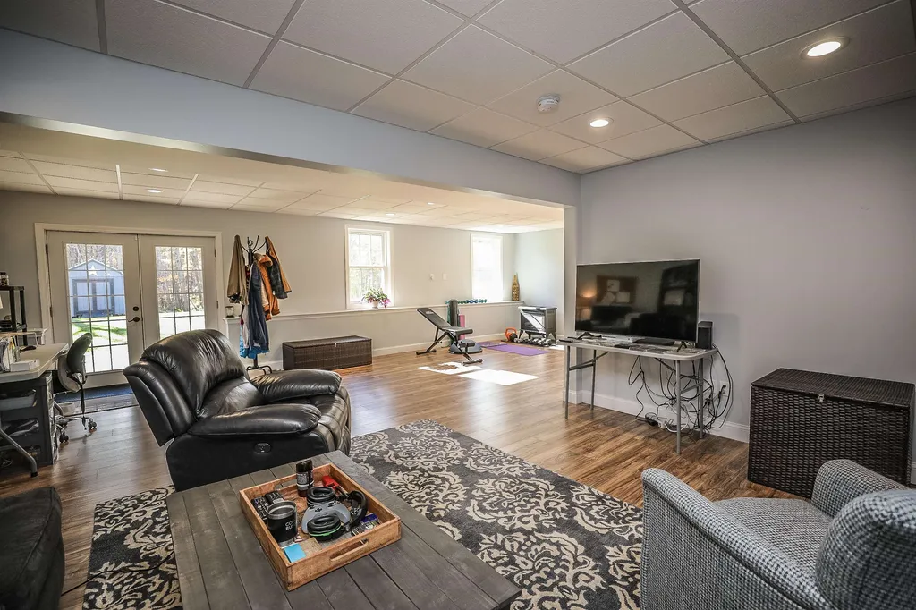 109 Litchfield Road Londonderry NH 03053