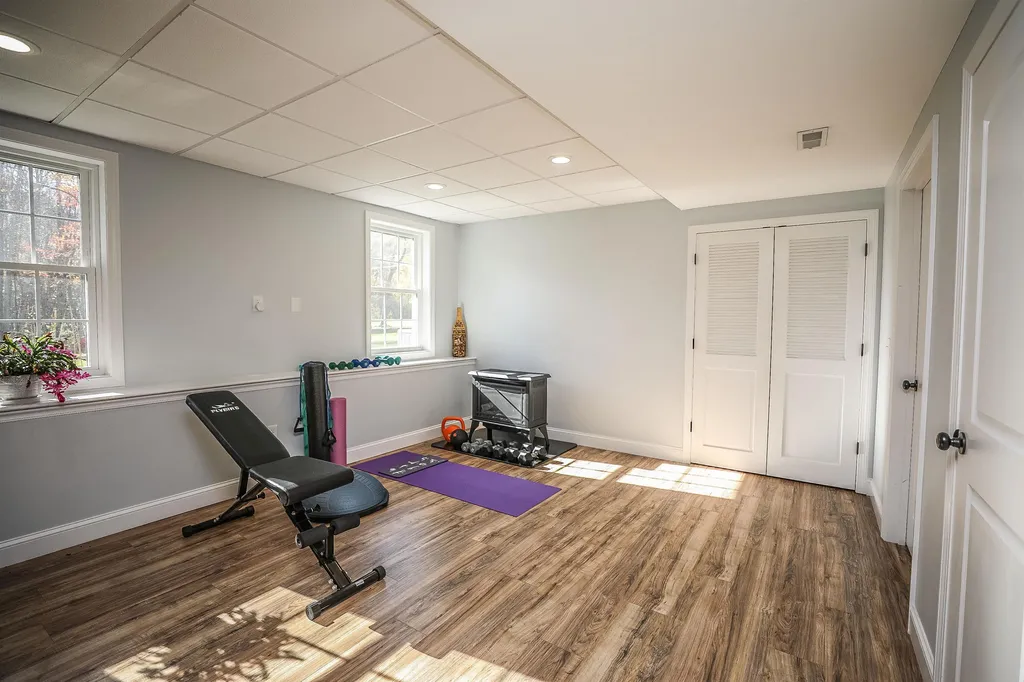 109 Litchfield Road Londonderry NH 03053
