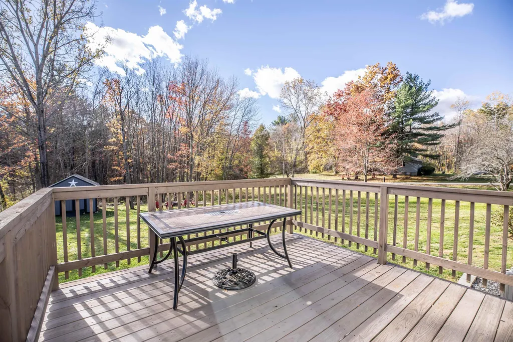 109 Litchfield Road Londonderry NH 03053