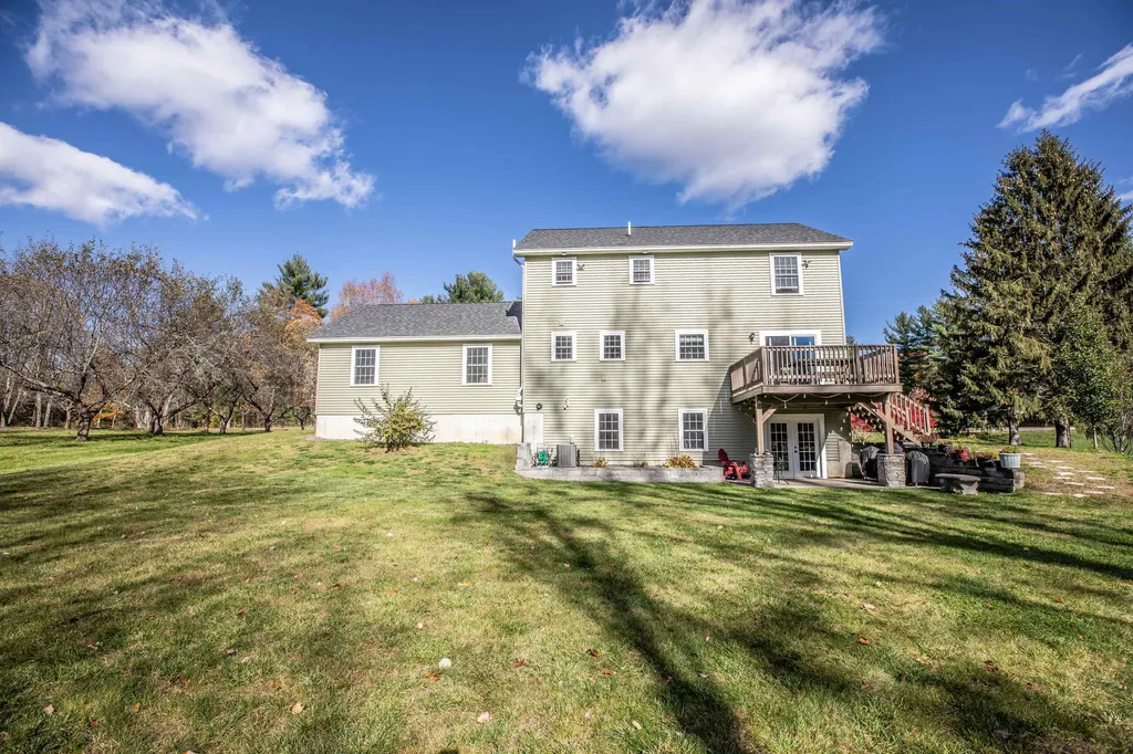 109 Litchfield Road Londonderry NH 03053