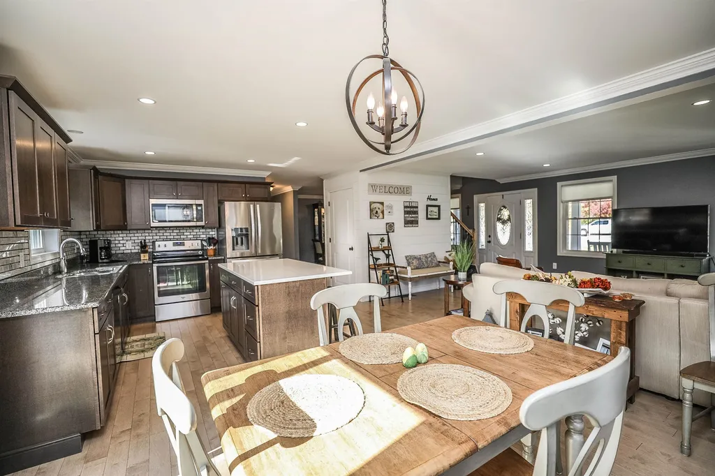 109 Litchfield Road Londonderry NH 03053