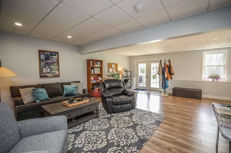 109 Litchfield Road Londonderry NH 03053