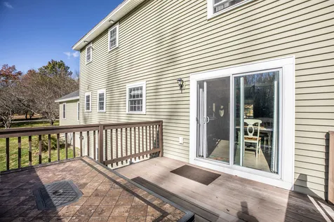 109 Litchfield Road Londonderry NH 03053