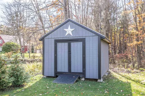 109 Litchfield Road Londonderry NH 03053