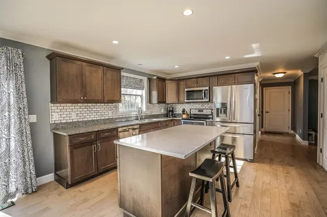 109 Litchfield Road Londonderry NH 03053