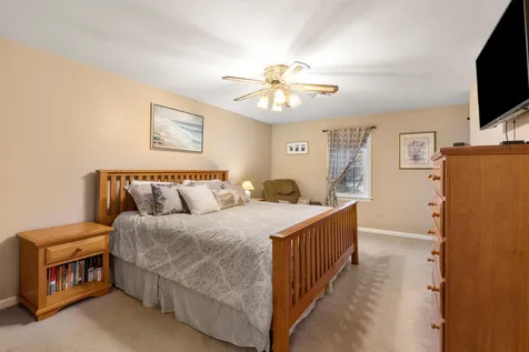 4 Kelley Drive Derry NH 03038