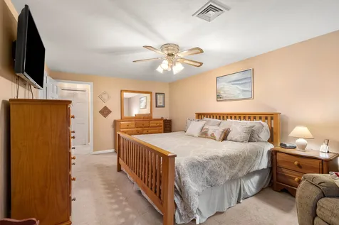 4 Kelley Drive Derry NH 03038