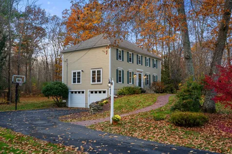 4 Kelley Drive Derry NH 03038