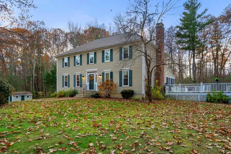 4 Kelley Drive Derry NH 03038
