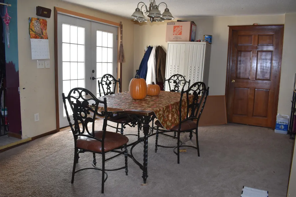 43 Grove Avenue Manchester NH 03109