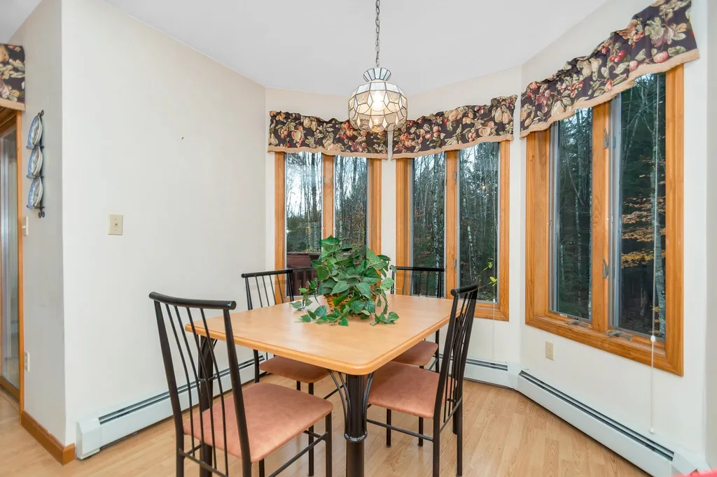 28 Lavoie Drive Nottingham NH 03290