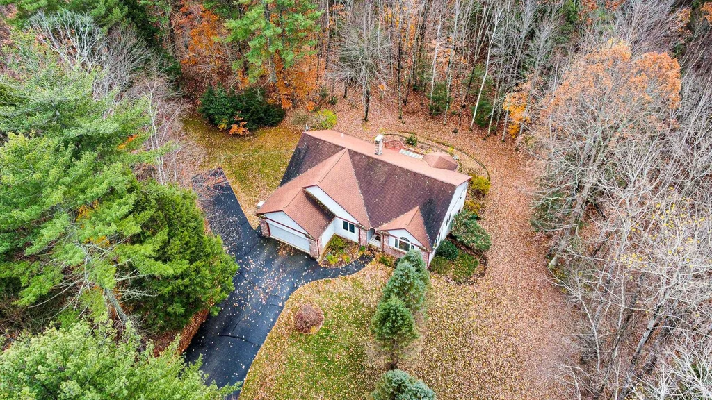 28 Lavoie Drive Nottingham NH 03290
