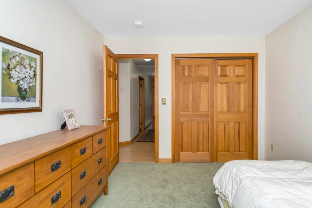 28 Lavoie Drive Nottingham NH 03290