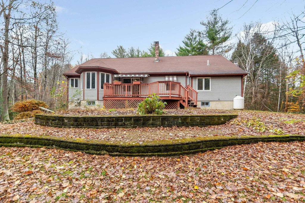28 Lavoie Drive Nottingham NH 03290