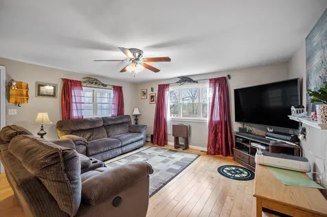 54 Nottingham Road Raymond NH 03077