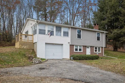 54 Nottingham Road Raymond NH 03077
