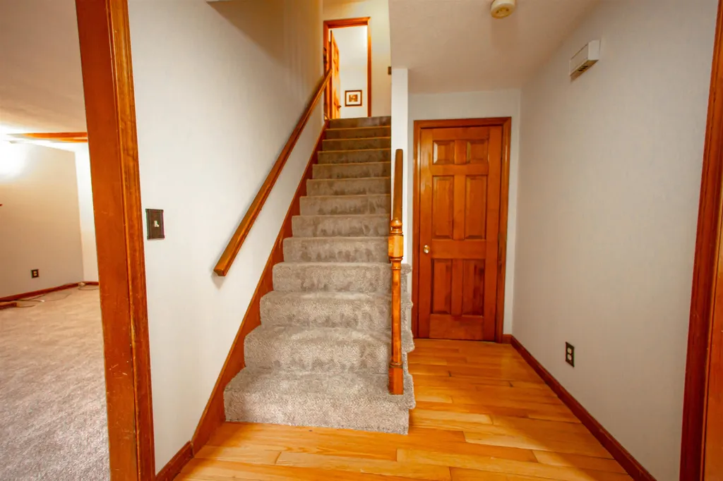 2 Hazelnut Lane Londonderry NH 03053
