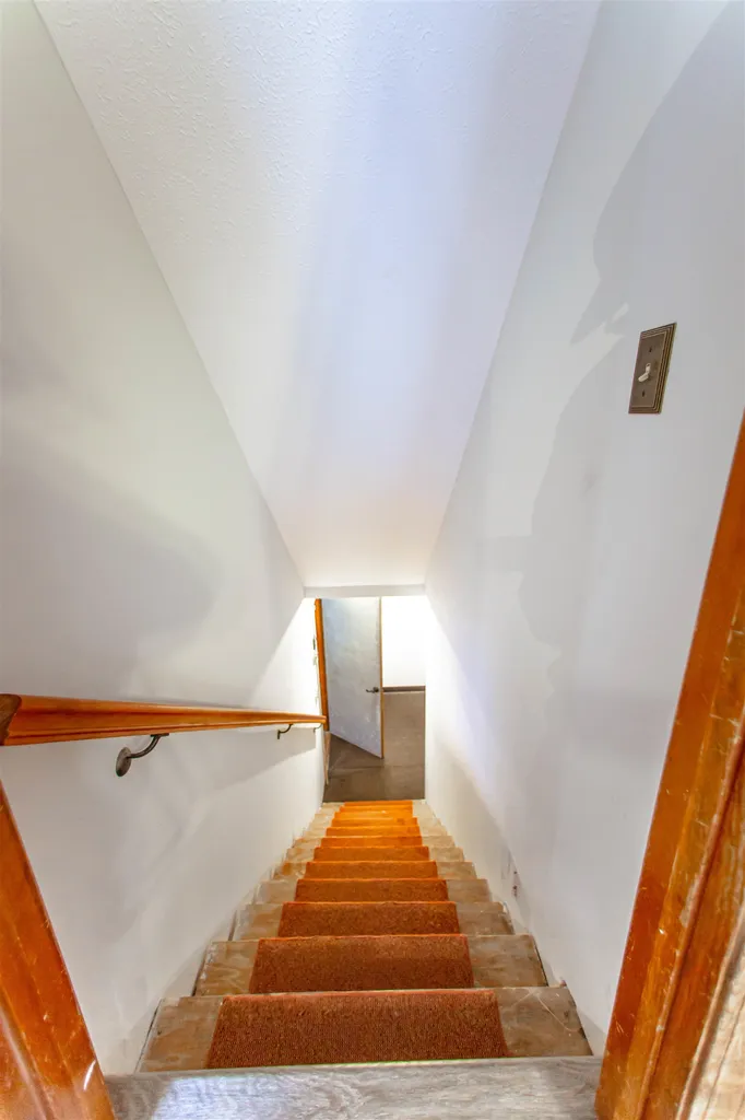 2 Hazelnut Lane Londonderry NH 03053