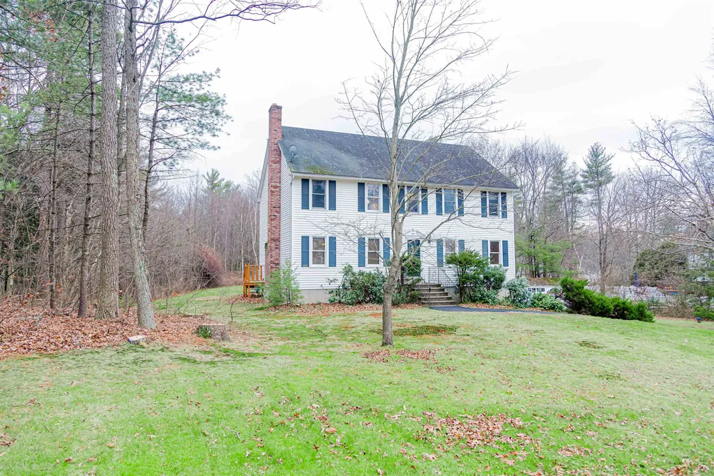 2 Hazelnut Lane Londonderry NH 03053