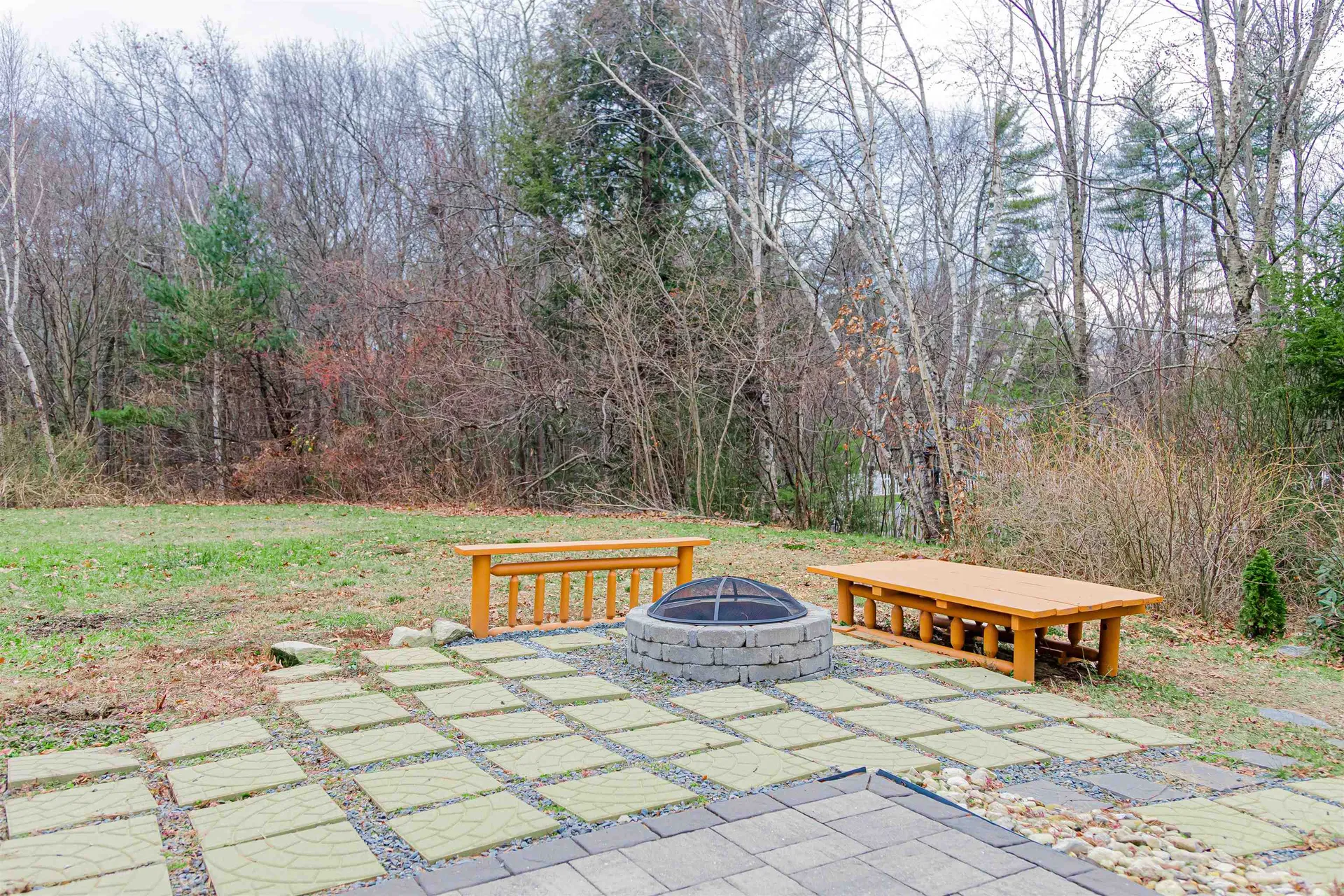 2 Hazelnut Lane Londonderry NH 03053