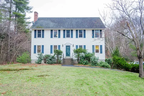 2 Hazelnut Lane Londonderry NH 03053