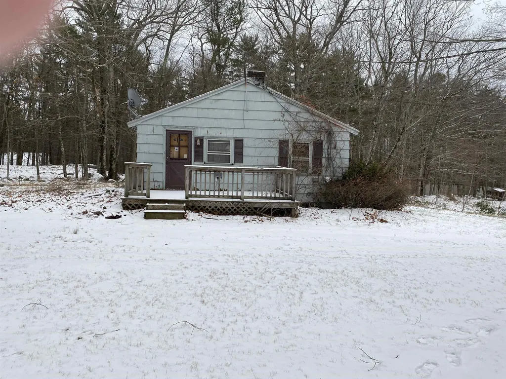 18 Anagance Lane Wolfeboro NH 03894