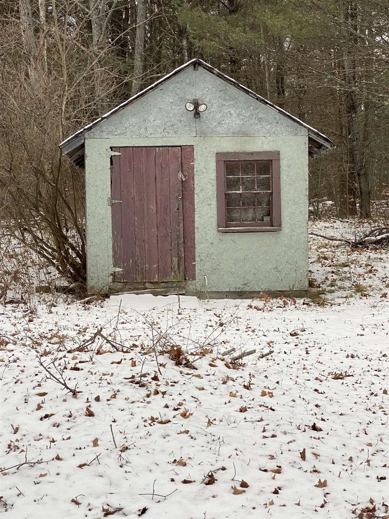 18 Anagance Lane Wolfeboro NH 03894