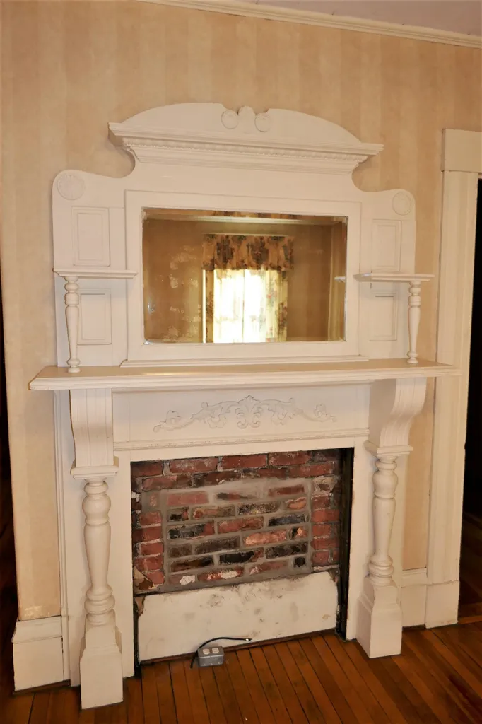 12 1/2 Summer Street Nashua NH 03064
