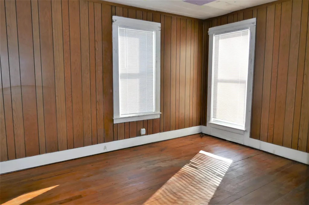 12 1/2 Summer Street Nashua NH 03064