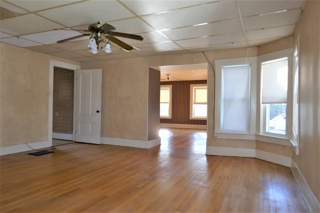 12 1/2 Summer Street Nashua NH 03064