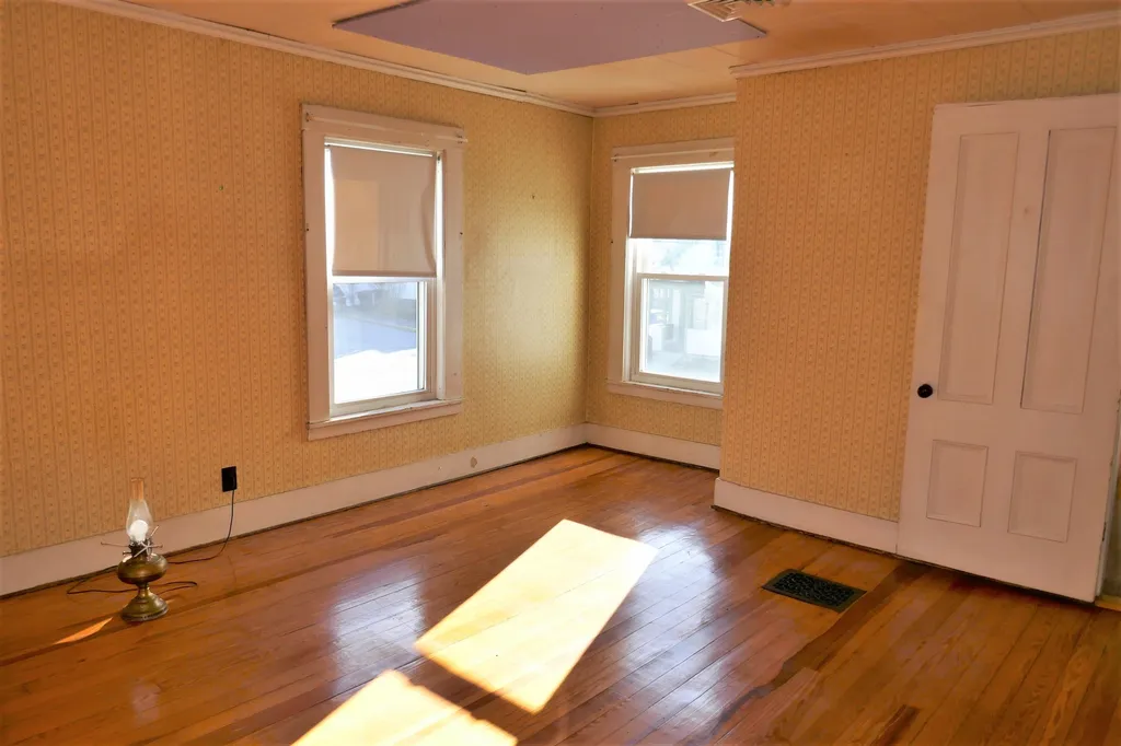 12 1/2 Summer Street Nashua NH 03064