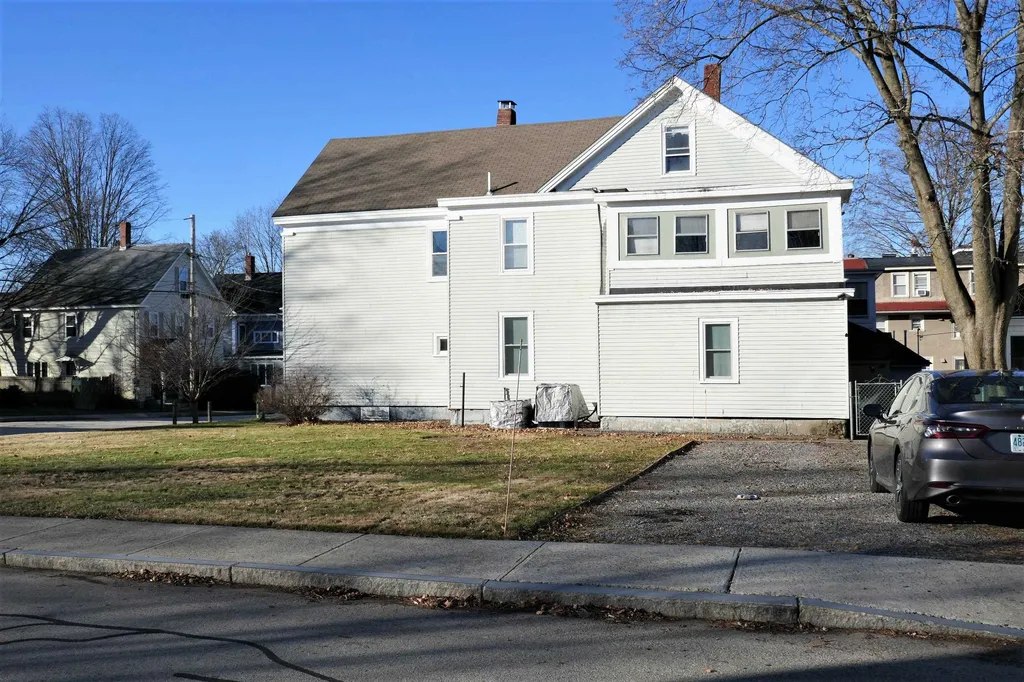 12 1/2 Summer Street Nashua NH 03064