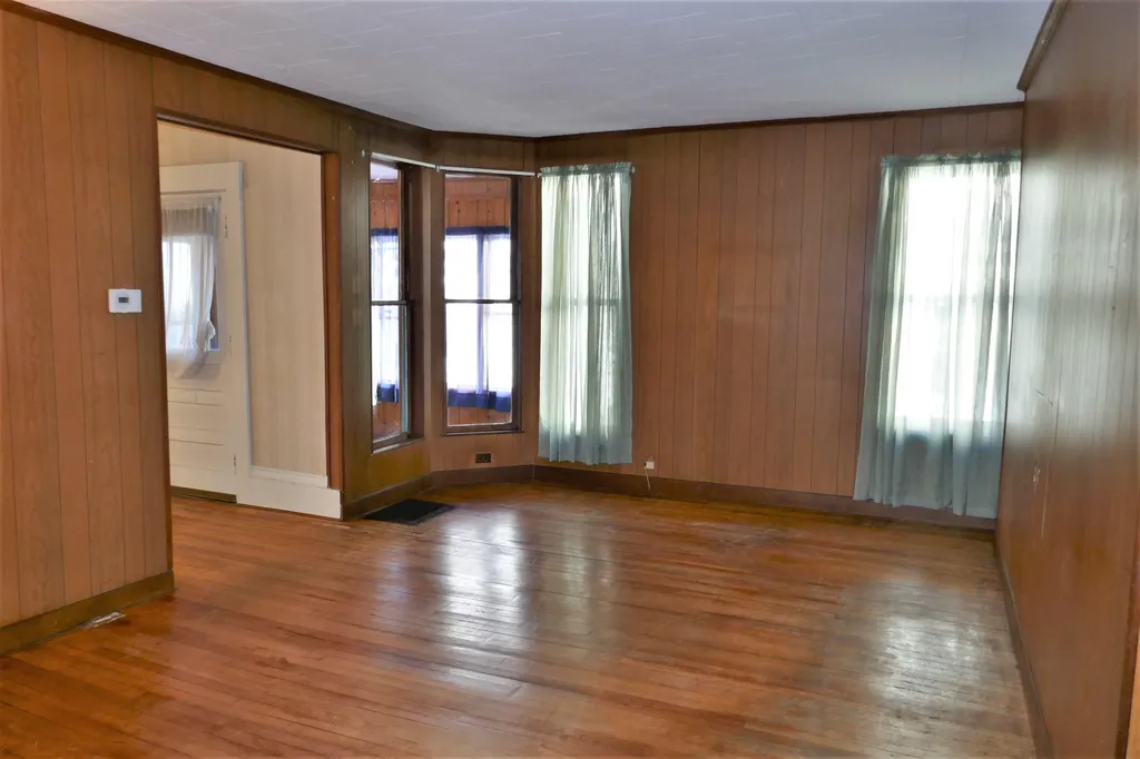 12 1/2 Summer Street Nashua NH 03064