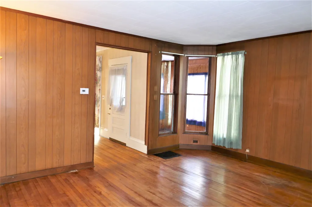 12 1/2 Summer Street Nashua NH 03064